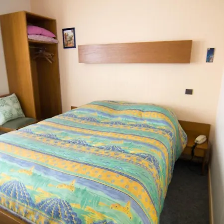 De Bale Hotel